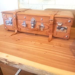 Vintage leather European style suitcase